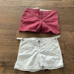 Only the raspberry colored short is available- women’s shorts 5.5inch inseam.